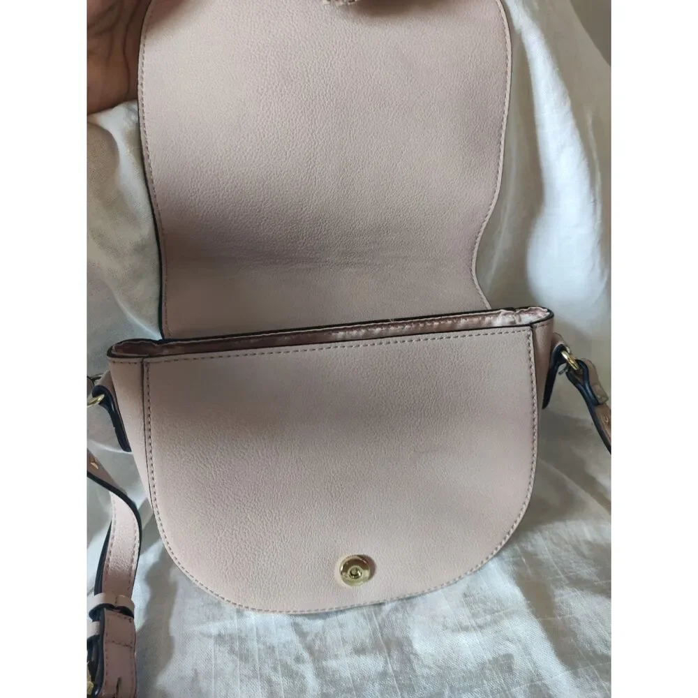Victoria secret inspired flap tone